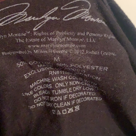 Size medium Marilyn Monroe Shirt - Picture 4 of 4